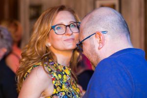 kobieta i mężczyzna w okularach